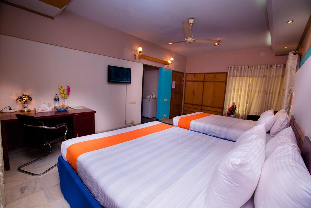 Hotel Golden Deer Dhaka Zewnętrze zdjęcie