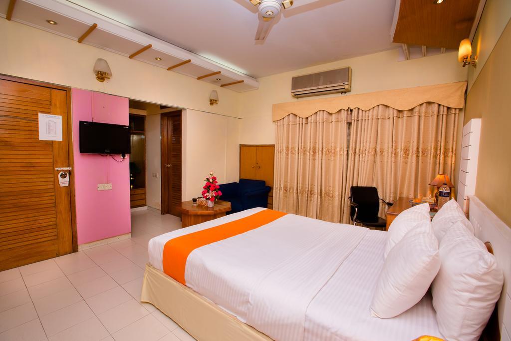 Hotel Golden Deer Dhaka Zewnętrze zdjęcie
