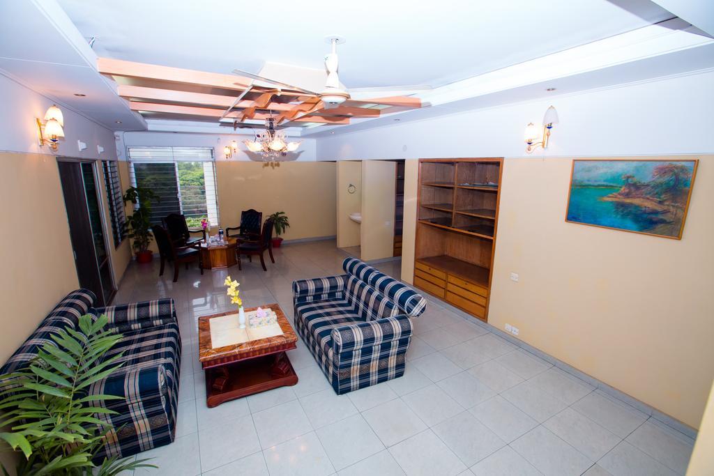 Hotel Golden Deer Dhaka Zewnętrze zdjęcie