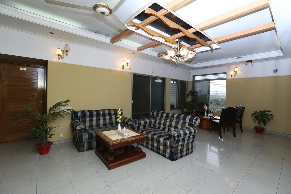 Hotel Golden Deer Dhaka Zewnętrze zdjęcie