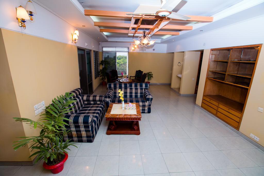 Hotel Golden Deer Dhaka Zewnętrze zdjęcie