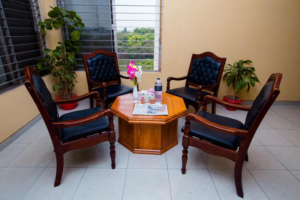 Hotel Golden Deer Dhaka Zewnętrze zdjęcie