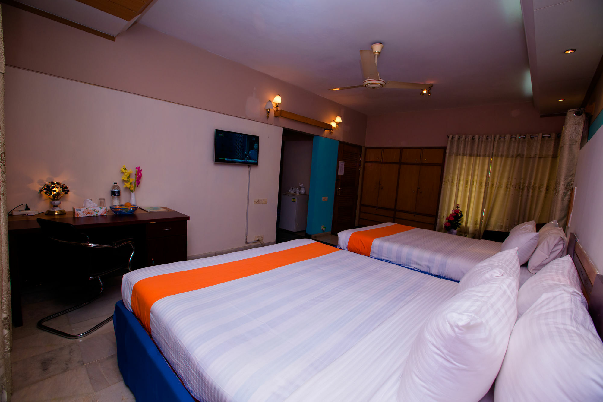 Hotel Golden Deer Dhaka Zewnętrze zdjęcie